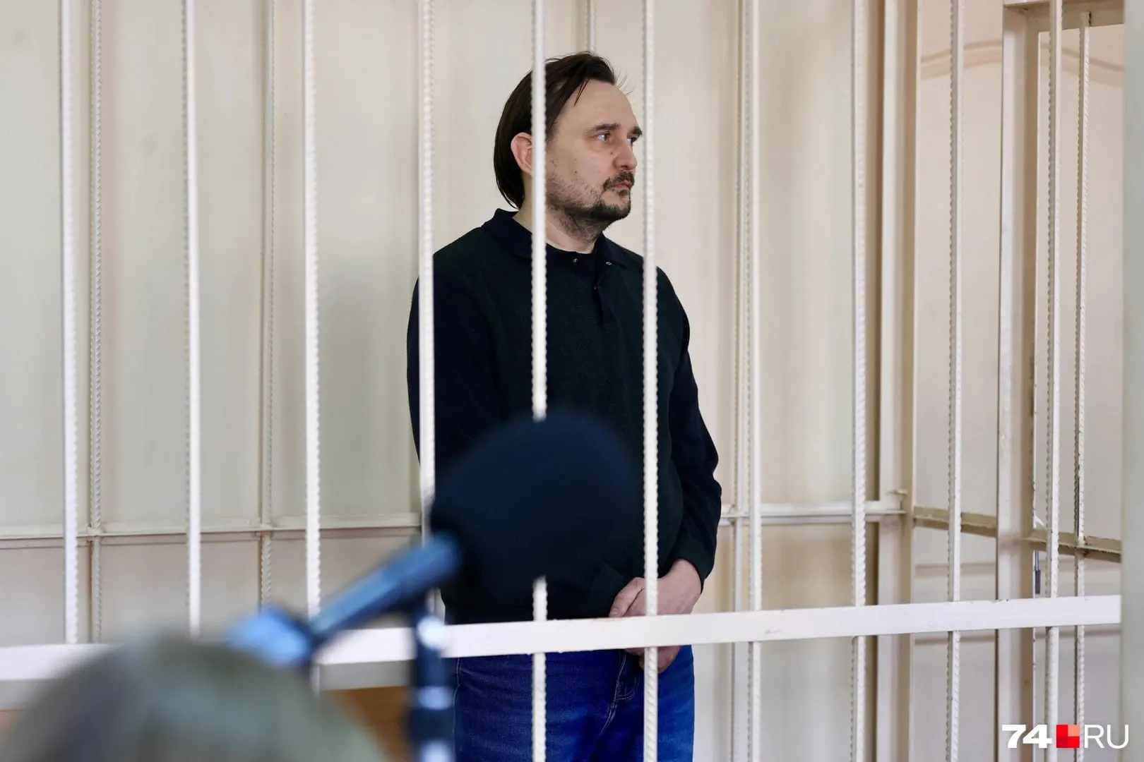 Шумаков, по версии следствия, требовал 300 тыс. рублей у представителя предпринимателя под угрозой публикации компрометирующей информации; дело передали в суд.