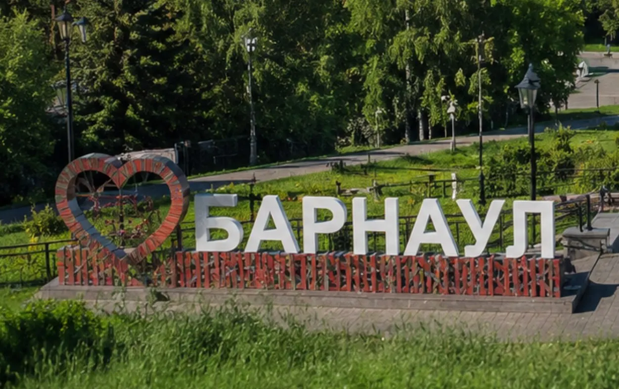По результатам исследования средняя стоимость ночи в Барнауле в июле составила 2300 рублей — это самый низкий показатель по России.