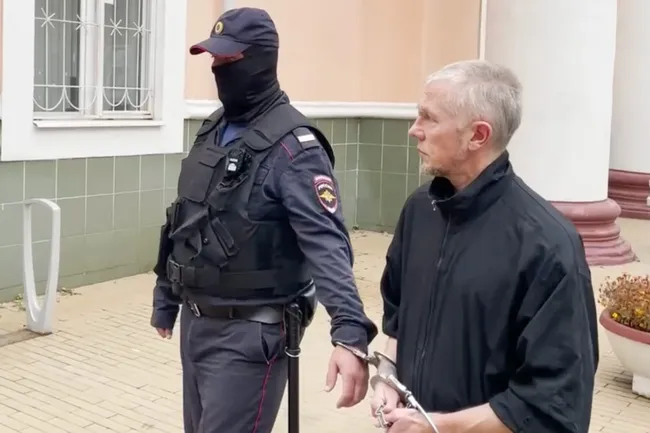 Следственный комитет завершил расследование уголовного дела в отношении 51‑летнего Алексея Гаськова. По версии следствия, в 2002 году он совершил серию убийств и изнасилований в Москве и Подмосковье; материалы дела направлены в Московский областной суд, обвиняемому грозит пожизненное заключение.