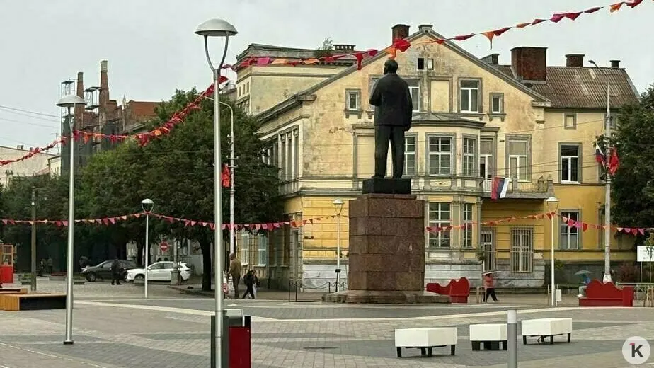 Благоустройство почти готово: установлены скамейки, сцена, павильон туристско-информационного центра, велопарковки и детская площадка; обновлены сети, проложена плитка и проведено освещение. Проект обошёлся в 183,9 млн рублей, все замечания подрядчику устранены.