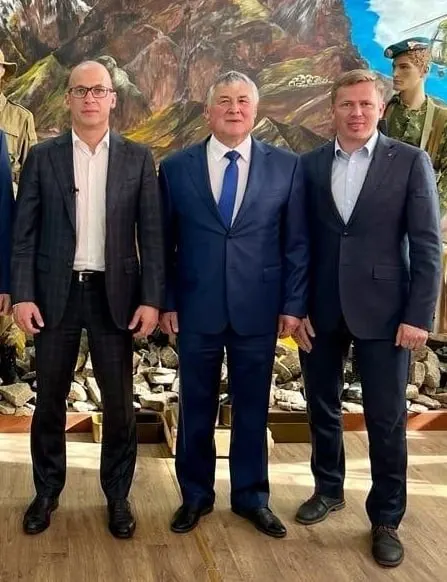 Верховный суд Удмуртской Республики оставил в силе приговор в отношении депутата Рашита Абашева: суд сочёл, что он организовал перевод денежных средств на третьи лица, в результате чего более 19,7 млн рублей оказались вне баланса предприятия; Абашев получил штраф 550 тыс. рублей.
