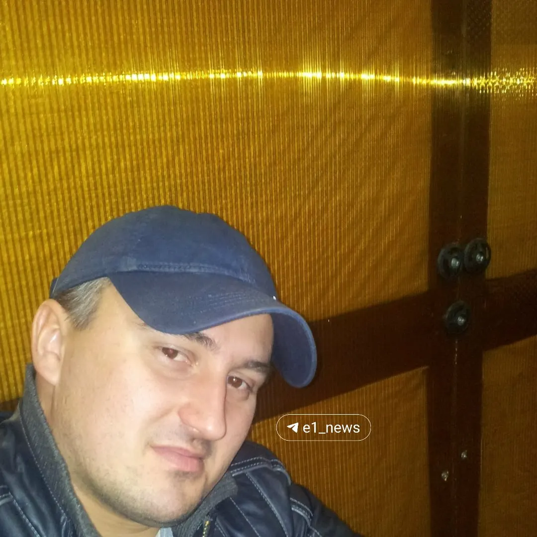 39-летнему Аркадию Вагнеру вменяют хулиганство. Меру пресечения, как ожидается, изберут 31 июля; родные подтверждают задержание.