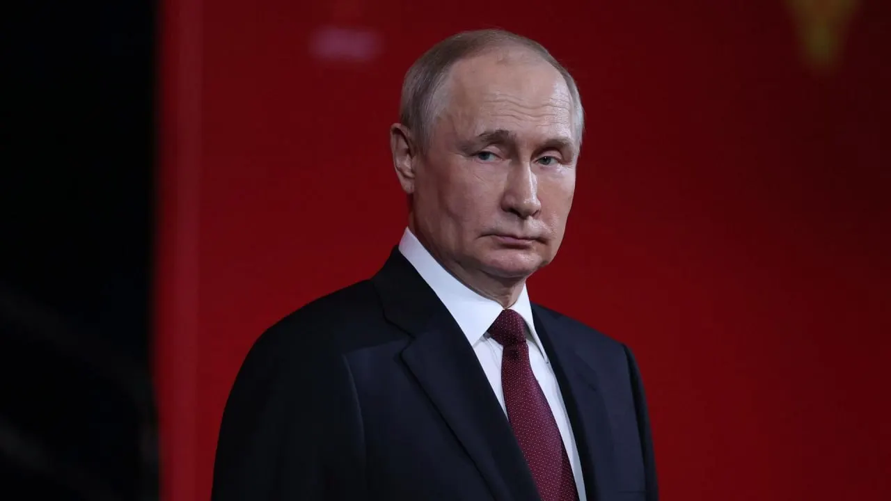 В ответ на инициативу президента Казахстана Москва заявила, что прекращение огня невозможно при текущей позиции Киева. Кремль настаивает на достижении своих целей и выдвигает жёсткие условия для остановки боевых действий.