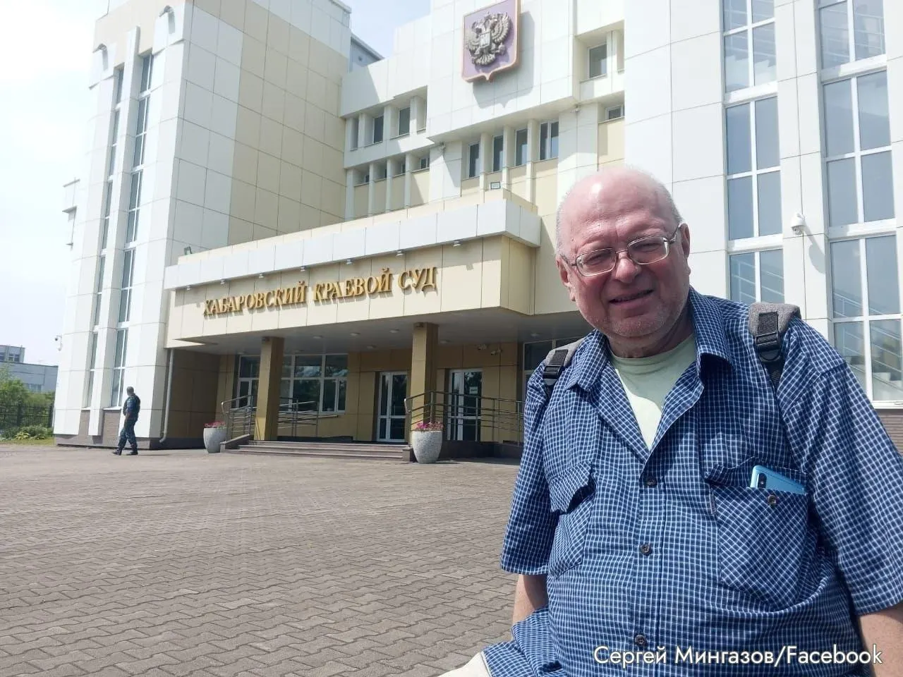 Сергей Мингазов скончался в 57 лет после продолжительного лечения от рака. Ранее его привлекли по статье 207.3 УК РФ, суды назначили крупные штрафы, дело возвращено на пересмотр.