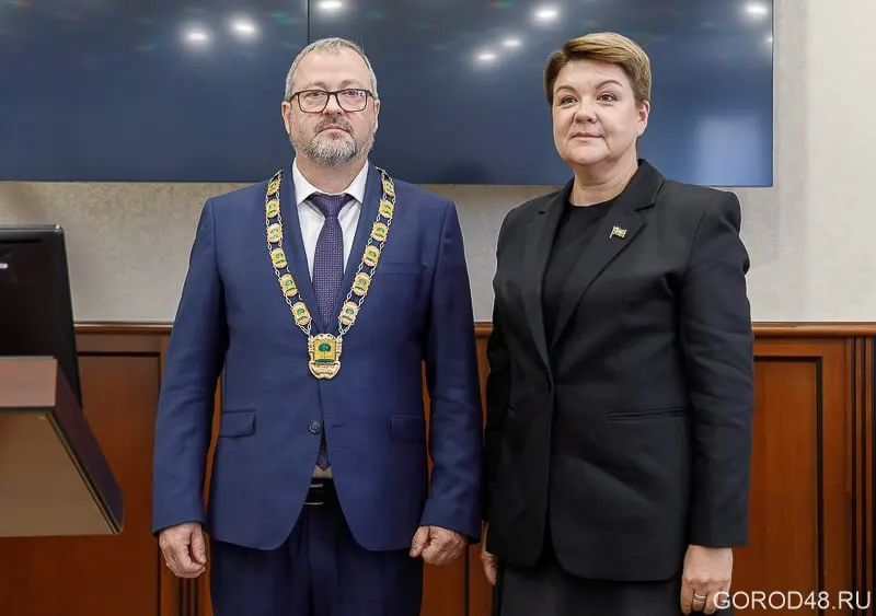 Депутаты горсовета единогласно поддержали кандидатуру Михаила Щербакова, ранее работавшего в структурах «Росатома». Ранее руководство города сменилось после претензий прокуратуры к бывшему мэру по вопросам конфликта интересов и несоответствия доходов имуществу.