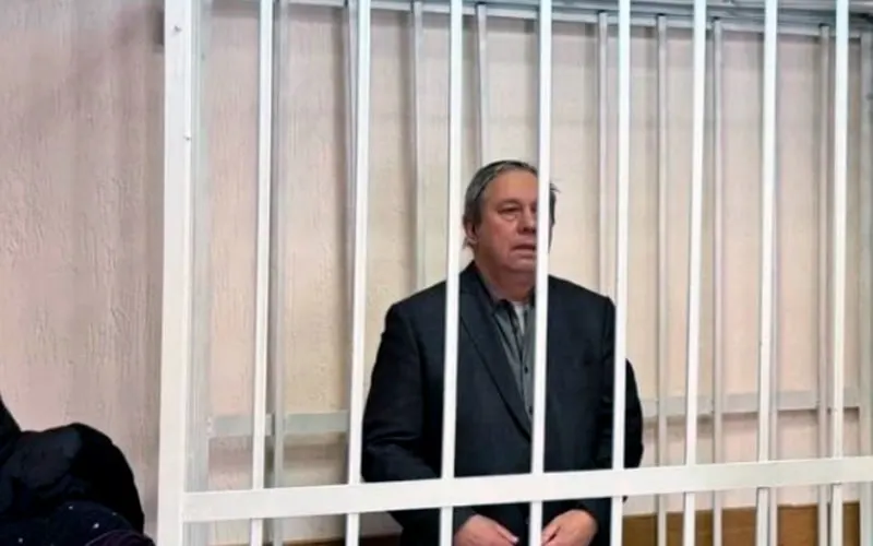 В Октябрьском районном суде Новосибирска рассмотрят уголовное дело застройщика Сергея Степанова: его обвиняют в особо крупном мошенничестве и легализации преступных доходов. По делу признаны 330 потерпевших, на имущество наложен арест.