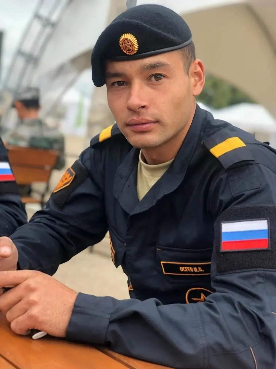 Ивана Осеева похоронили в Кяхте — он погиб 14 июля в 34 года. Ранее он устанавливал мировой рекорд скорости на танке, переживал тяжёлые ранения и несколько раз возвращался на фронт.