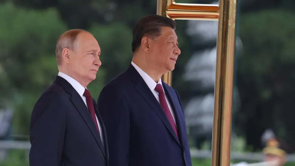 На саммите НАТО Владимир Зеленский сообщил, что по данным европейских партнёров Пекин в ультимативной форме предупредил Россию о недопустимости ядерного удара. Внутри РФ при этом усилились призывы к радикальным ответным мерам на фоне атак по инфраструктуре.