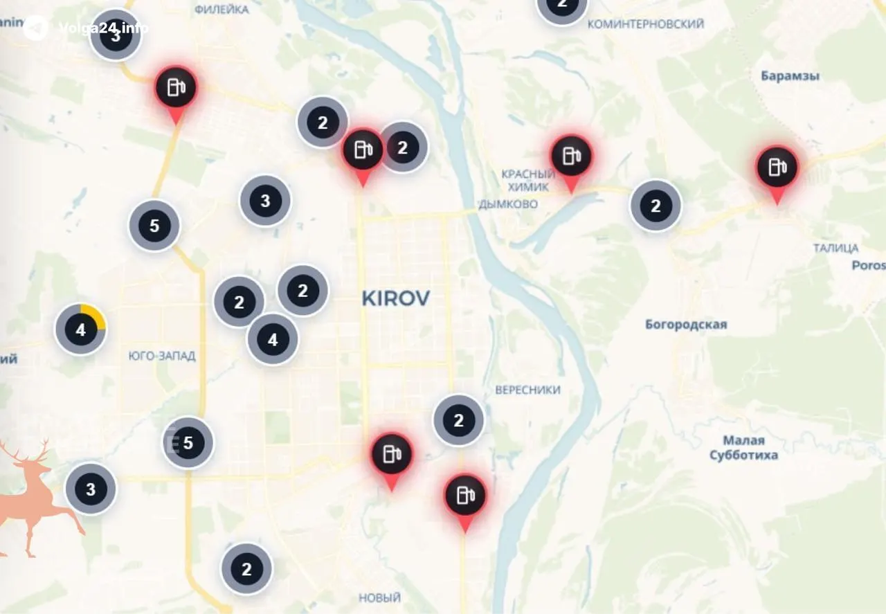 В городе с населением около 470 тыс. человек бензиновый дефицит: горючее найдено только на трёх автозаправочных станциях, и их запасы почти иссякают на фоне вывода значительной части мощностей нефтепереработки после ударов беспилотников.