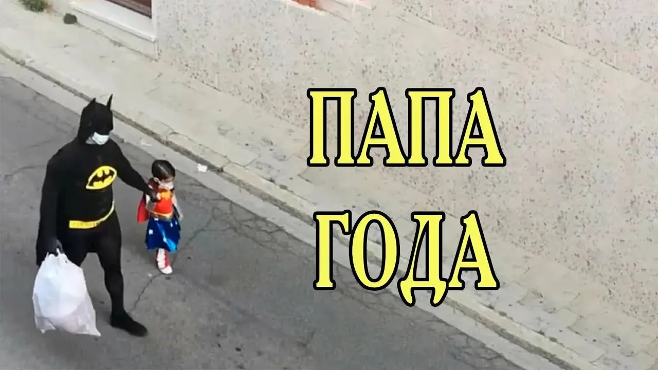 Пока хозяин квартиры был в командировке, его знакомый вынес игровую приставку, телефон и другие вещи. Мужчину нашли по камерам, суд приговорил его к шести месяцам колонии и обязал вернуть 100 тысяч рублей.
