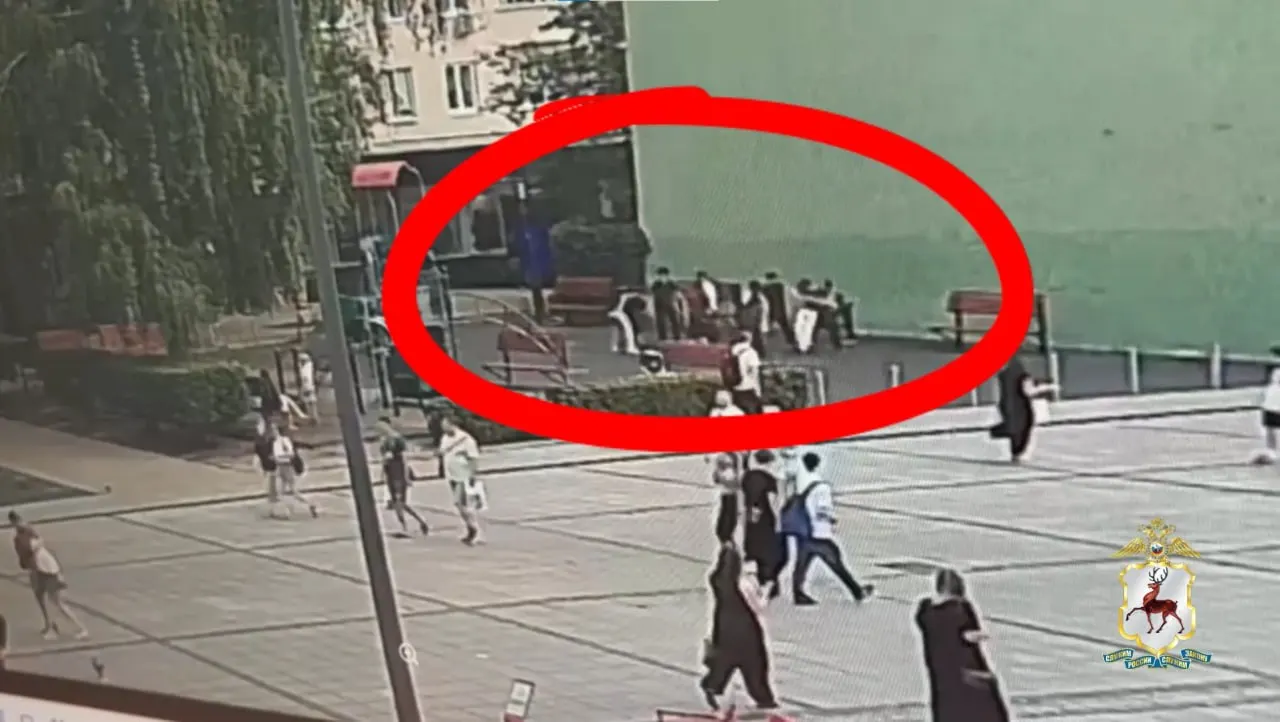 Полиция задержала группу несовершеннолетних, которые напали на прохожих и требовали имущество; по факту возбуждено уголовное дело по статье «Хулиганство».