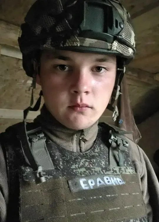 Никита Малышев, 2008 года рождения из Еравнинского района, погиб 12 июня 2026 года в Запорожской области; он служил в зенитно-ракетном взводе и подписал контракт сразу после 18-летия.
