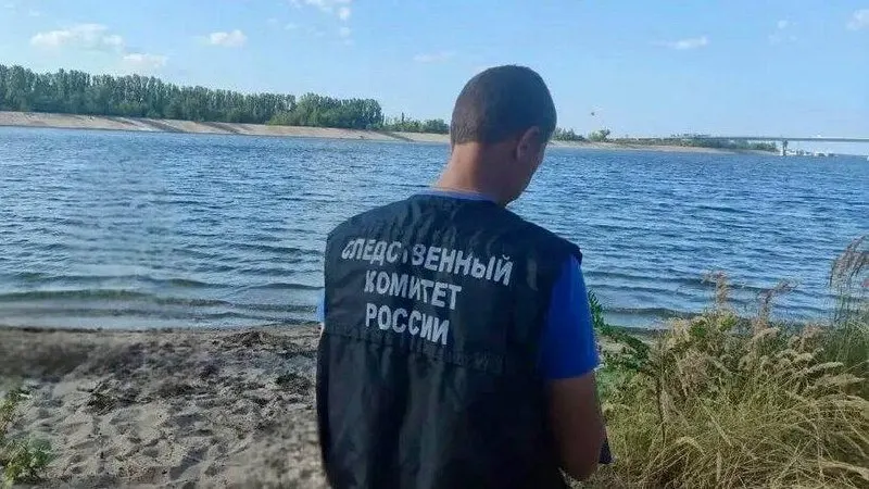 9 июля в Балакове (Саратовская область) местные жители обнаружили в Волге тело неизвестного мужчины. Спасатели извлекли тело и передали его правоохранительным органам, сообщили в СУ СКР по региону.