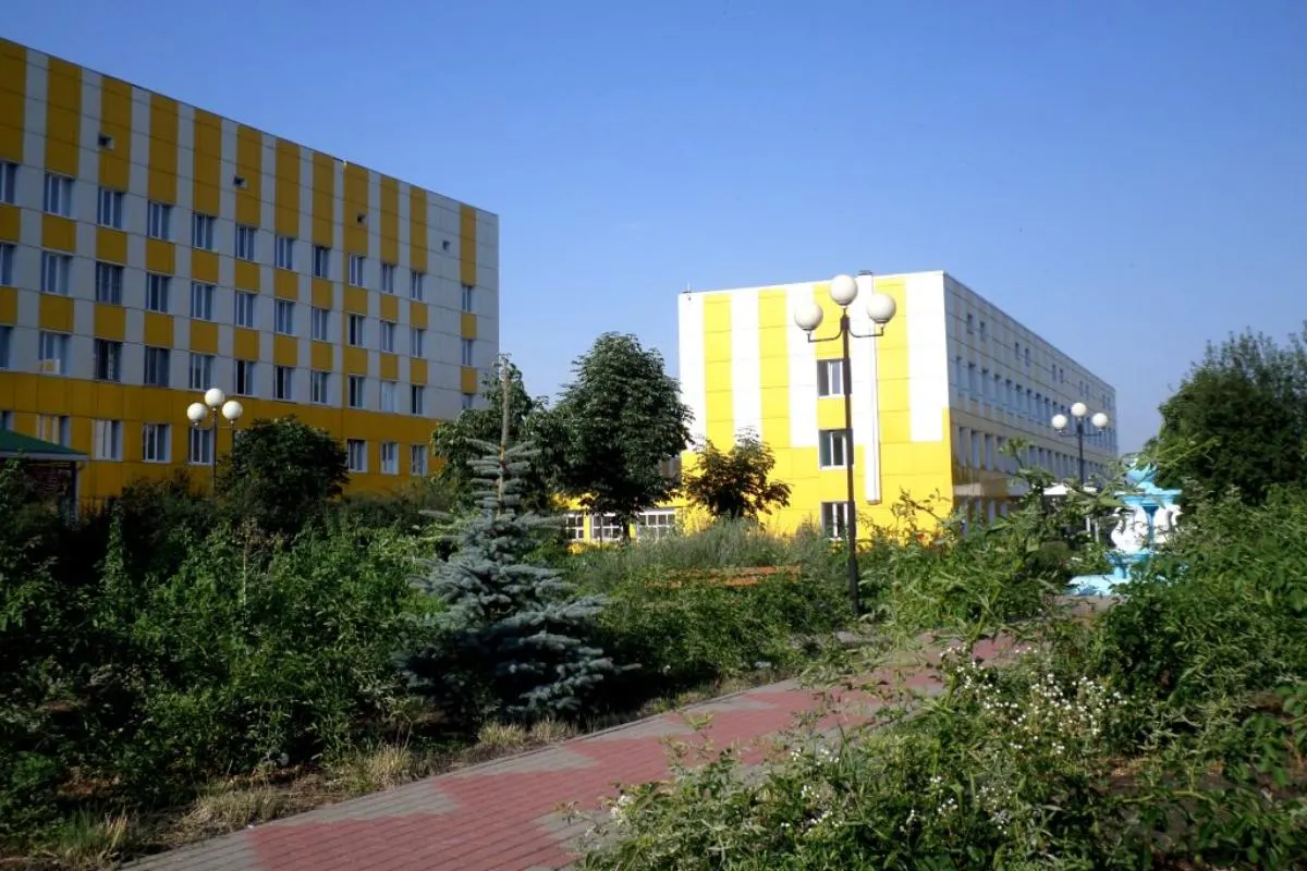 Местные источники сообщают, что несколько работников Волоконовской ЦРБ организовали съёмки видео 18+ в здании больницы; одна из сотрудниц обратилась в полицию, сейчас идёт проверка.