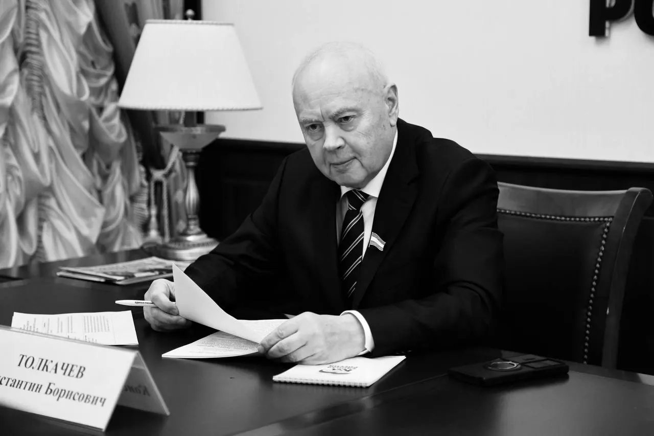 Глава республики предложил назвать школу и улицу в честь бывшего спикера Курултая, установить памятник, снять документальный фильм и учредить премию.