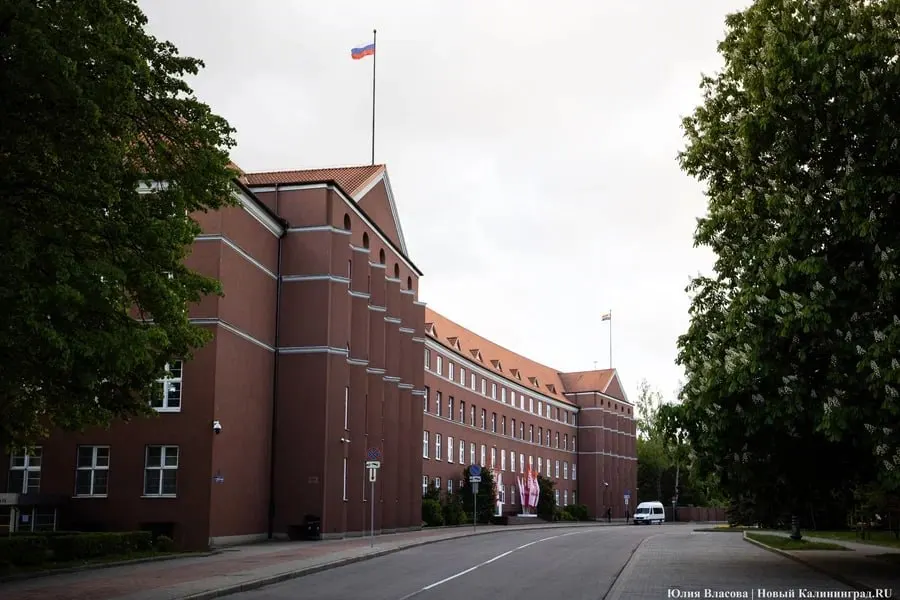 Государственная информационная система стартует в эксплуатацию с 1 августа, но находится на инфраструктурном этапе — сервисы будут поэтапно подключаться, а возможности карты откроются постепенно после проверки и аттестации.