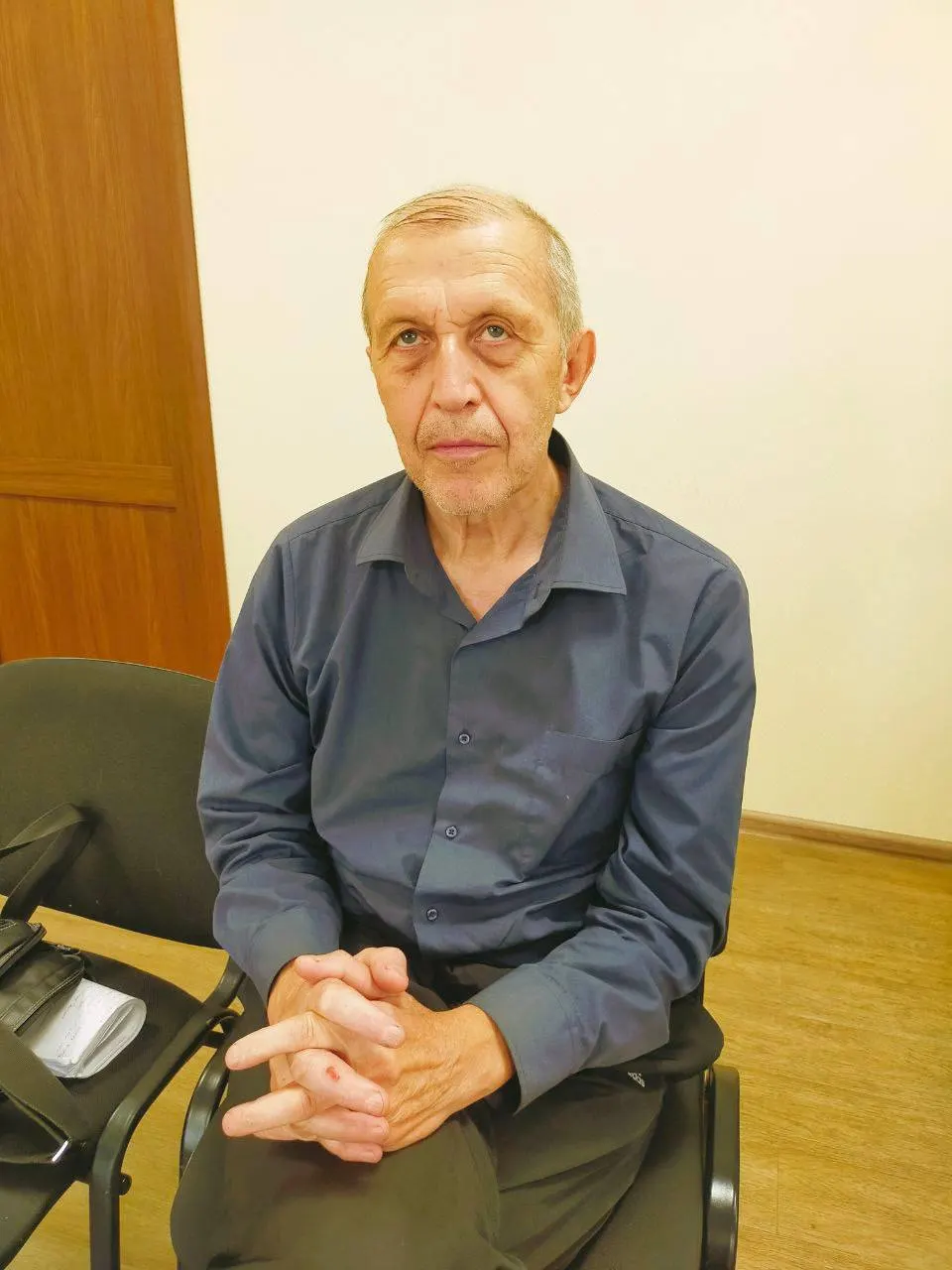 Жители Новосибирска собрали средства, чтобы отметить 70‑летие Тахира Арсланова, освобождённого 1 июня. Несмотря на освобождение, на мужчину всё ещё распространяются финансовые ограничения после включения в соответствующие списки.