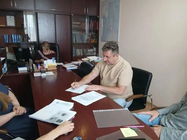 Главный редактор Владимир Праницкий‑Кантемир выдвинут кандидатом в Госдуму по Забайкальскому округу от партии «Зелёные». Он также включён в региональный список Якутии и Забайкалья, где занимает третье место.