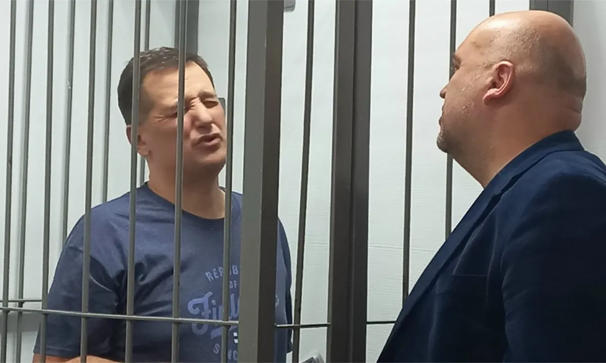 В Петрозаводском городском суде прокурор потребовал 16 лет колонии для бывшего первого заместителя Корпорации развития Карелии Алекси Раумо. Его обвиняют в мошенничестве и получении взяток; при задержании у него изъяли миллион рублей.
