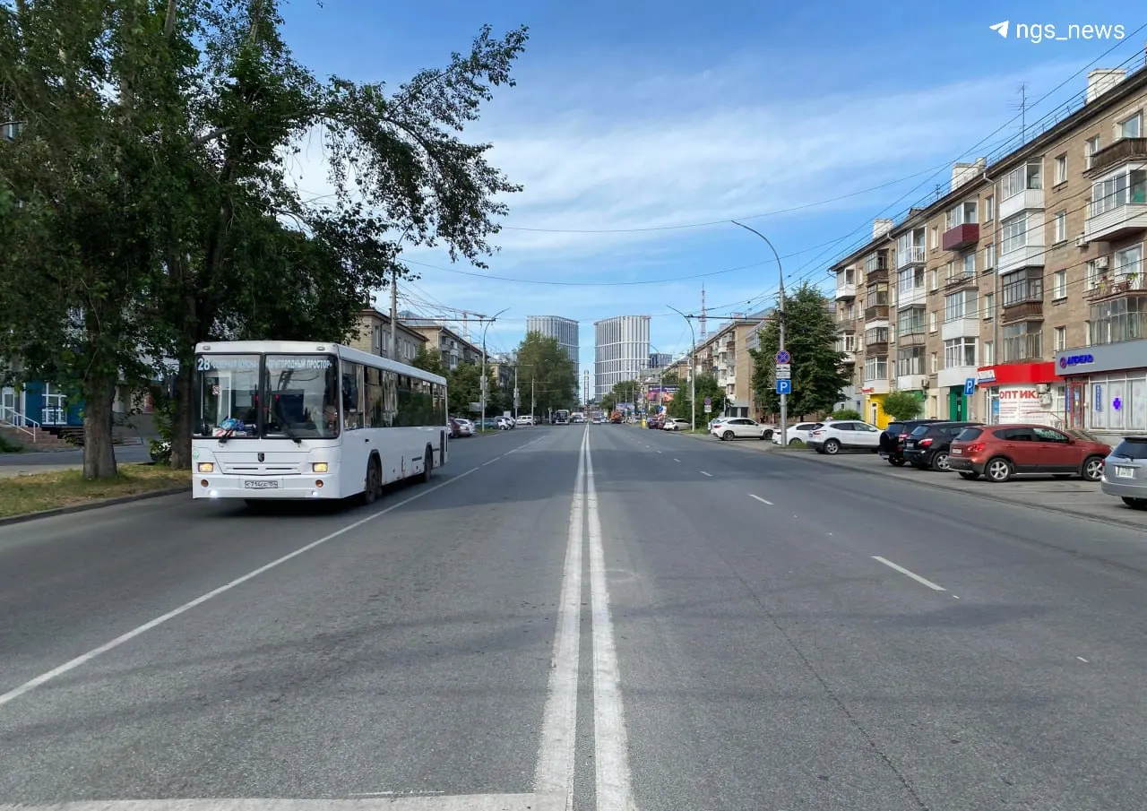 Из‑за нехватки бензина утром 6 июля автомобильный трафик в Новосибирске заметно снизился: привычные заторы на основных магистралях не образовались.