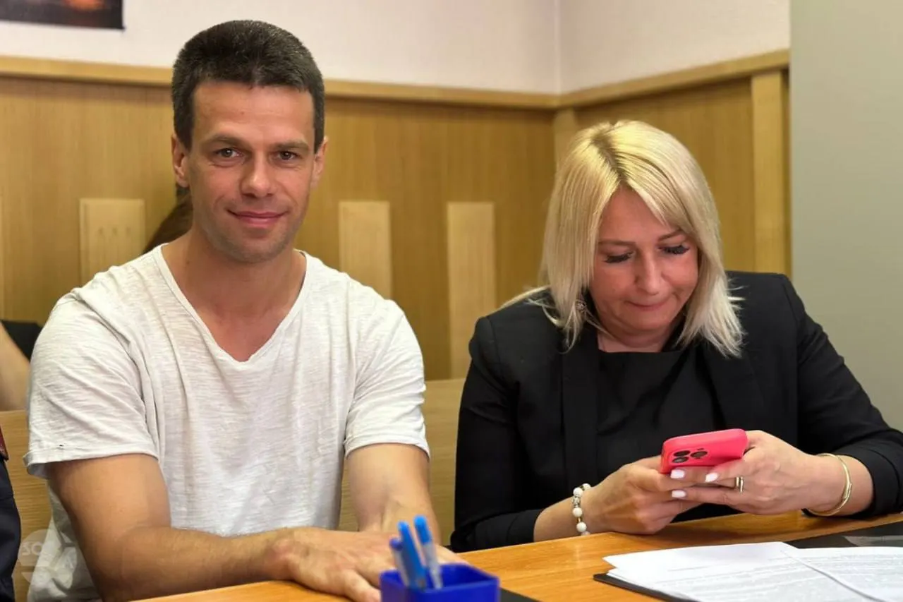 Городской суд отклонил апелляцию и подтвердил административный арест по статье о «демонстрации экстремистской символики». В результате Костров в течение года лишён права выдвигаться кандидатом.