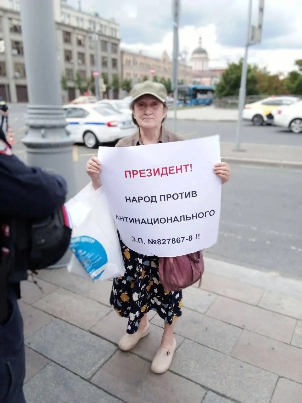 Председатель Новосибирского общества охраны памятников Наталья Шамина была госпитализирована в психиатрическую клинику после объявления голодовки. Коллеги утверждают, что её привязывали к кровати и насильно вводили препараты; в итоге суд отпустил её.