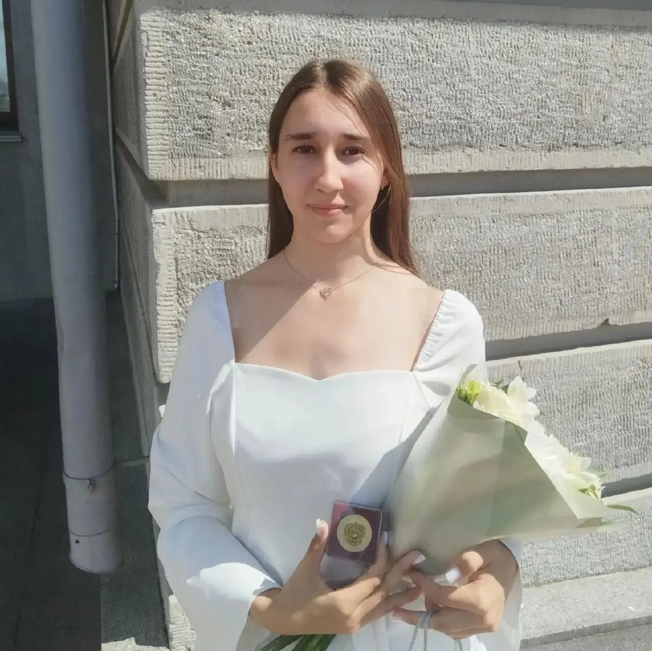 Елизавета Смолева рассказала, что для отдыха между занятиями печет торты — это помогает ей восстановить силы. Девушка поделилась, сколько времени уходит на подготовку и какие методы помогают добиться высоких результатов.