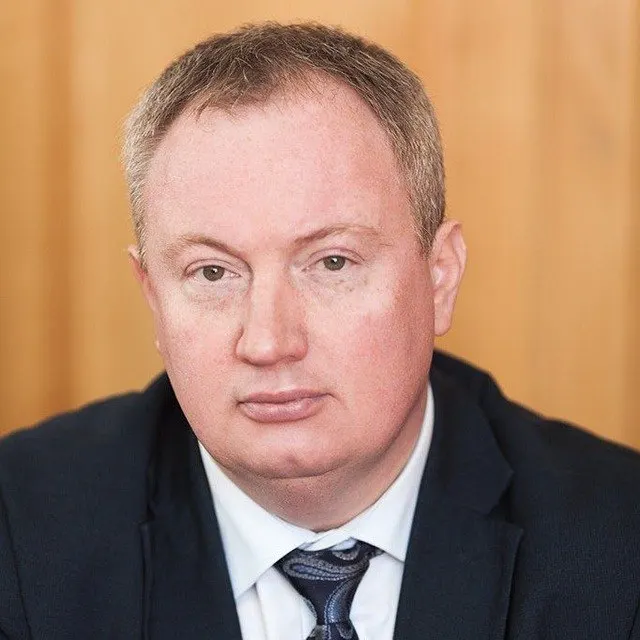 Суд Ленинградского района признал Руслана Андронова невиновным по обвинению в превышении должностных полномочий; дело рассматривалось с 2025 года на основании материалов УФСБ по Калининградской области.