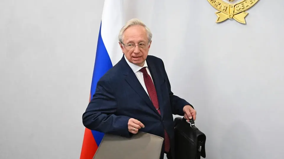 В российском МИДе заявили, что Латвия и другие балтийские государства якобы открывали «воздушные коридоры» для беспилотников, наносивших удары по инфраструктуре РФ на фоне новых атак по петербургским портам и терминалу.