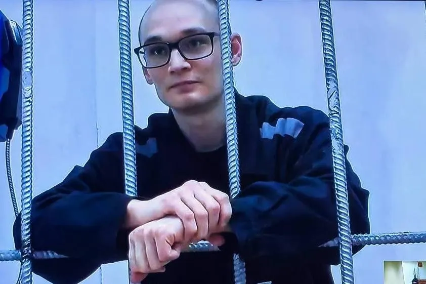 Администрация колонии обратилась в суд с требованием считать подсудность дел, связанных с доступом к Азату Мифтахову, исключительной и рассматривать их только в Лабытнангском городском суде рядом с колонией. Ранее Люберецкий суд обязал ИК‑18 допустить защитницу к заключённому.