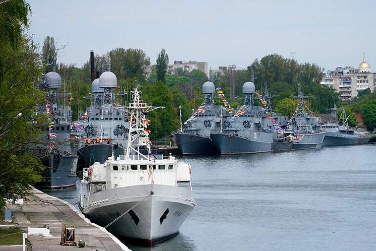 Финляндия вместе с рядом стран Северной Европы подписала контракт на покупку современных морских мин Blocker. Военный эксперт предупреждает, что такие мины в условиях конфликта могут эффективно блокировать флот в Балтийске и Кронштадте и серьёзно затруднить торговлю и военные операции.