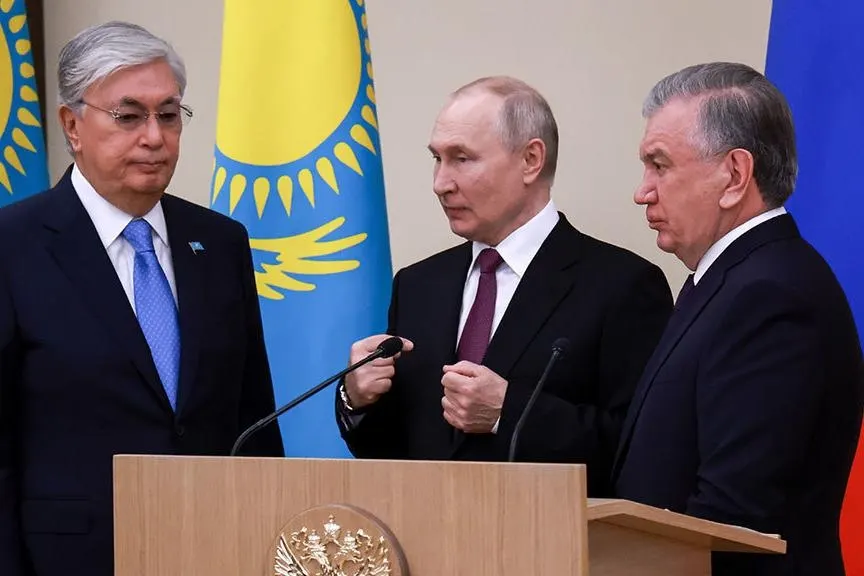 Правительство получило разрешение на переговоры по изменению соглашений о военно‑техническом сотрудничестве с Казахстаном и Узбекистаном на фоне западных ограничений на поставки технологий и компонентов.