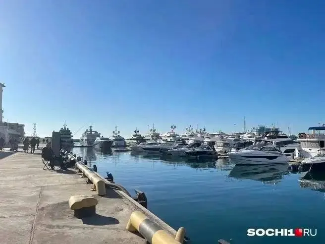 В районе морпорта Сочи сегодня состоятся три учебных гранатомётания; в 12:35 будет включено речевое оповещение.