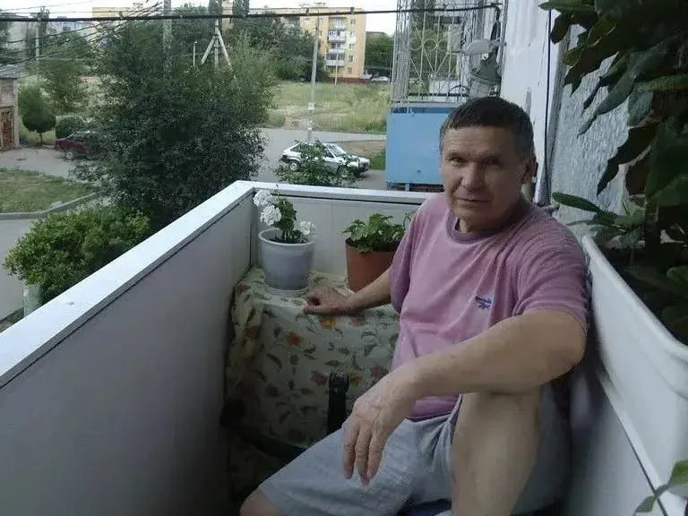 78-летний пенсионер-военнослужащий Сергей Камалов пропал после выхода из дома 8 августа; близкие обеспокоены его ориентацией и возможной дезориентацией.