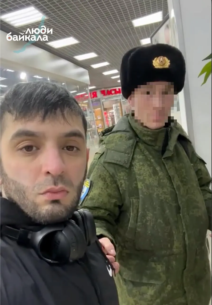 В Иркутске мужчина, публиковавший провокационные кадры с участием военнослужащих, получил угрозы в свой адрес и столкнулся с негативной реакцией в сети.