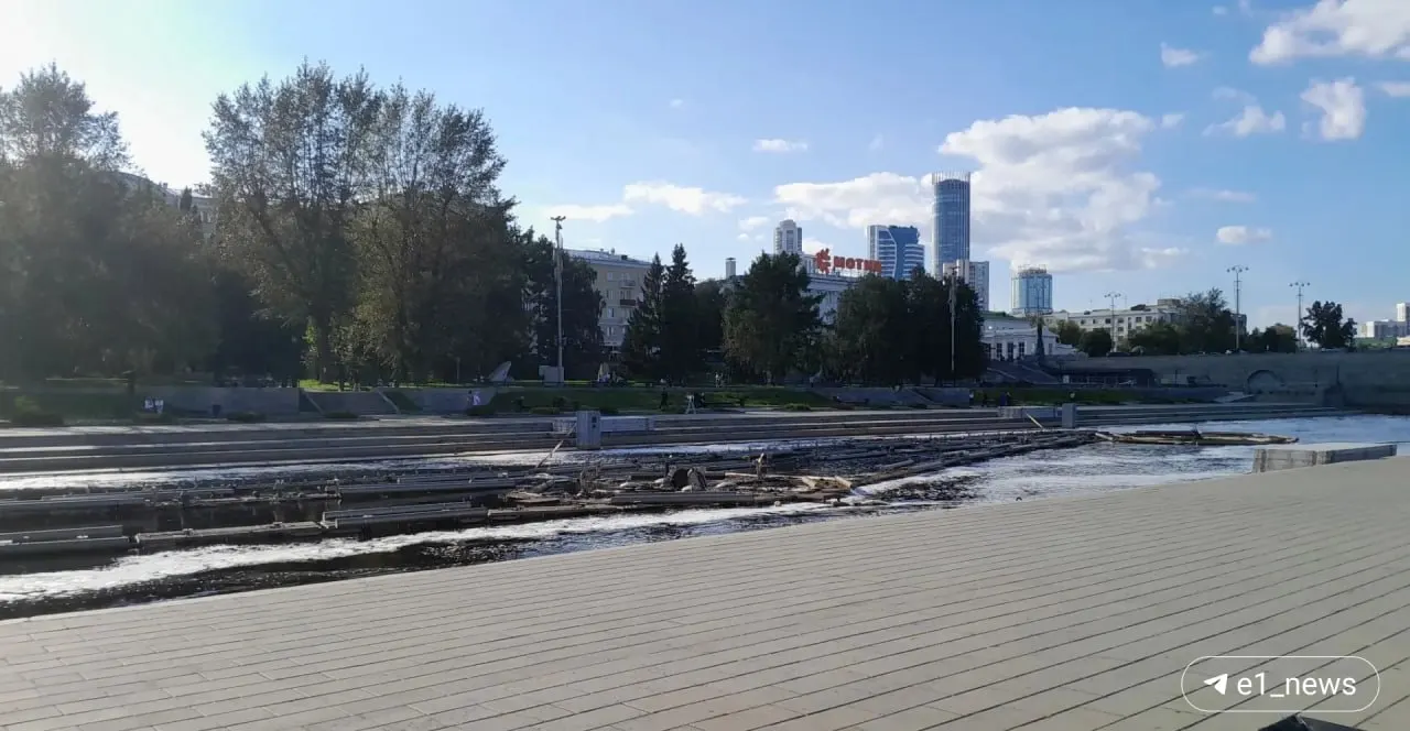 Горожане заметили остановку музыкального фонтана в Историческом сквере; запуск в ближайшие дни зависит от гидрологических условий.