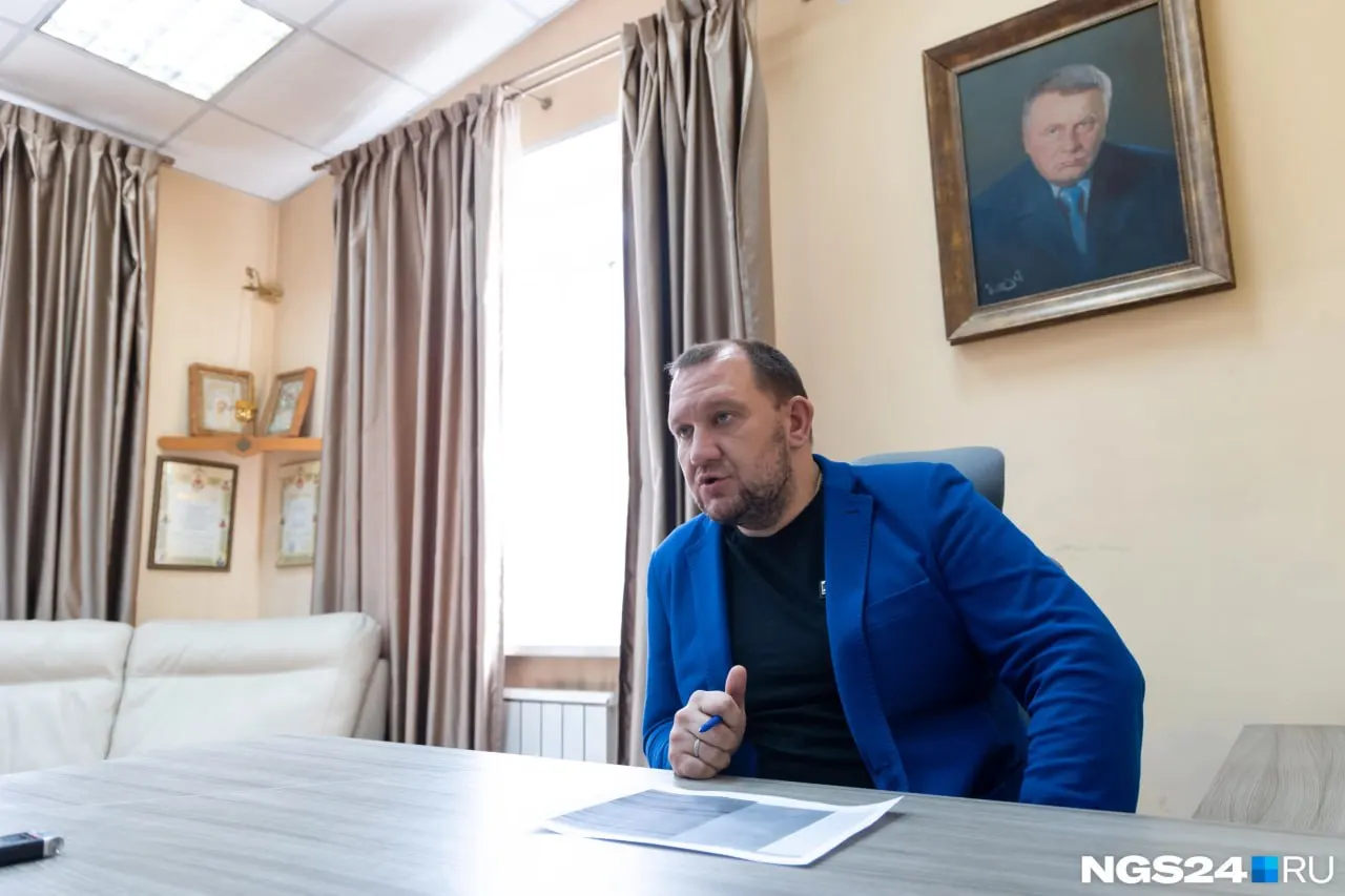 По версии следствия, в 2024–2025 годах Бойков и его предполагаемый соучастник учредили пчеловодную фирму и без разрешения подключили к трансформаторным подстанциям 891 майнинговое устройство; добытая криптовалюта конвертировалась в рубли и использовалась для легализации доходов. Суд вынес решение об взыскании денег и сохранении ареста на имущество.
