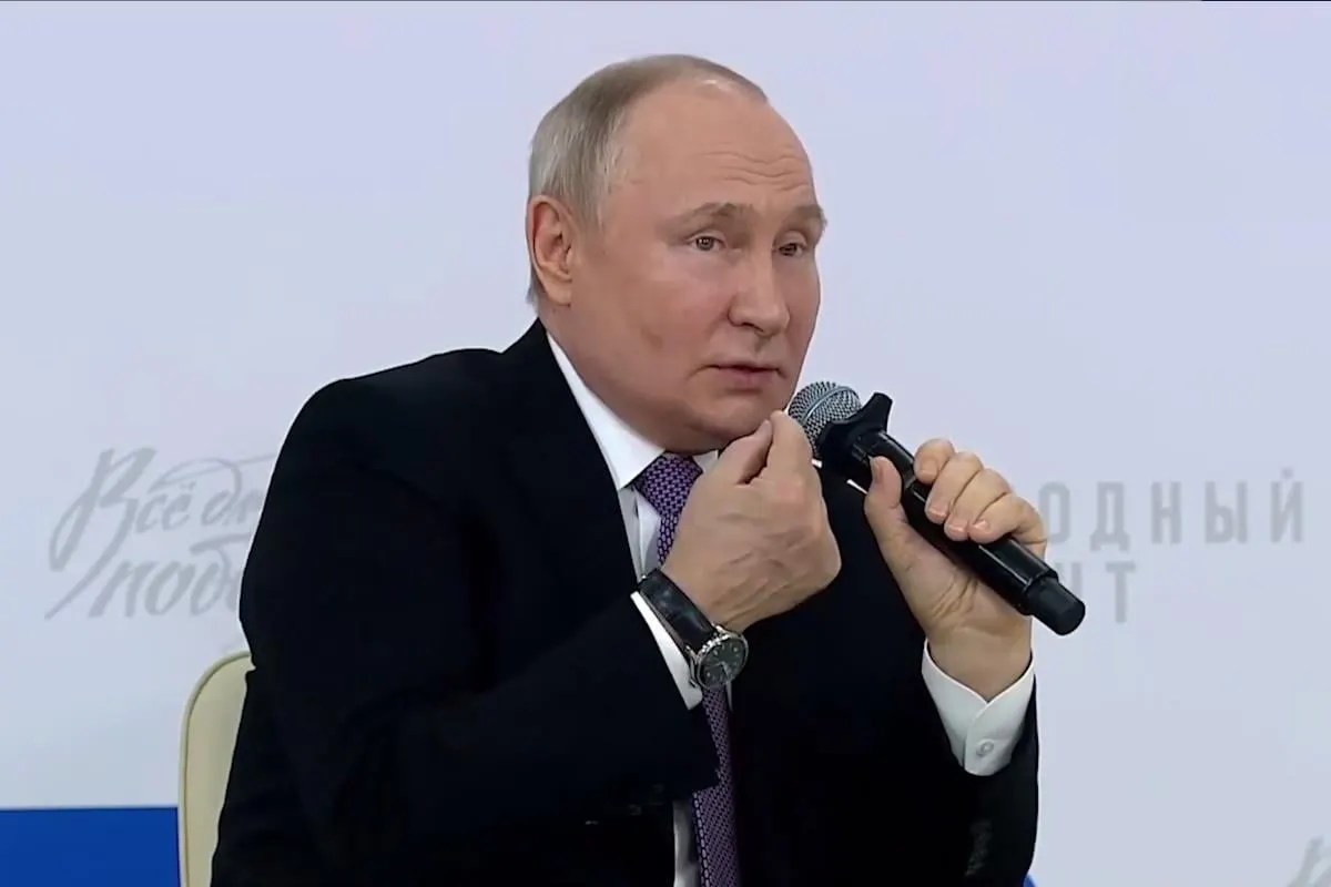 Индийский премьер призывает к прекращению конфликта на Украине и мирному решению; Москва заявляет о движении к завершению конфликта после встречи.