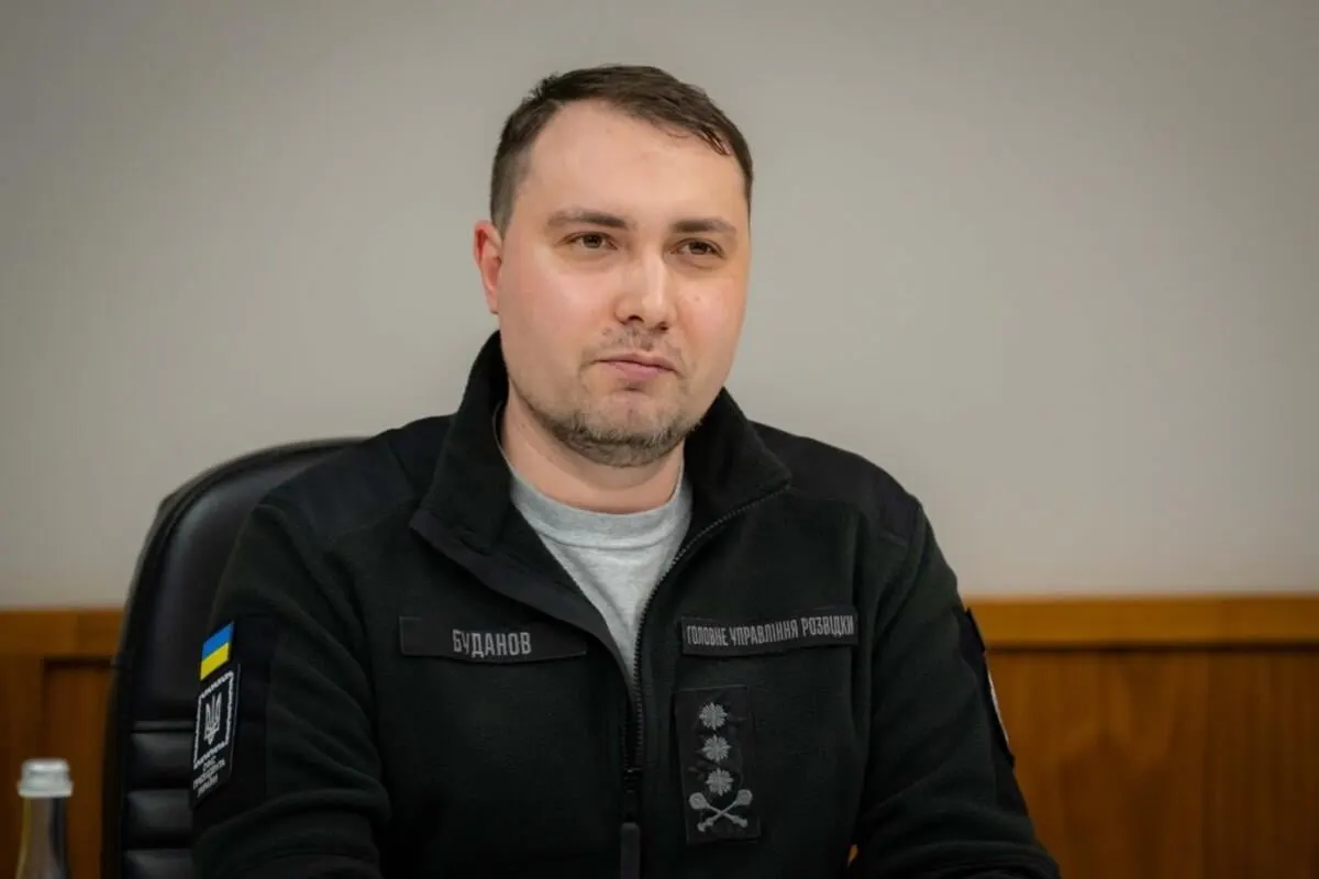 Глава офиса президента сообщил о текущей паузе в переговорном процессе и возможной трехсторонней встрече представителей Украины, России и США в ближайшее время; также освещается ситуация вокруг визита директора ЦРУ в Москву.