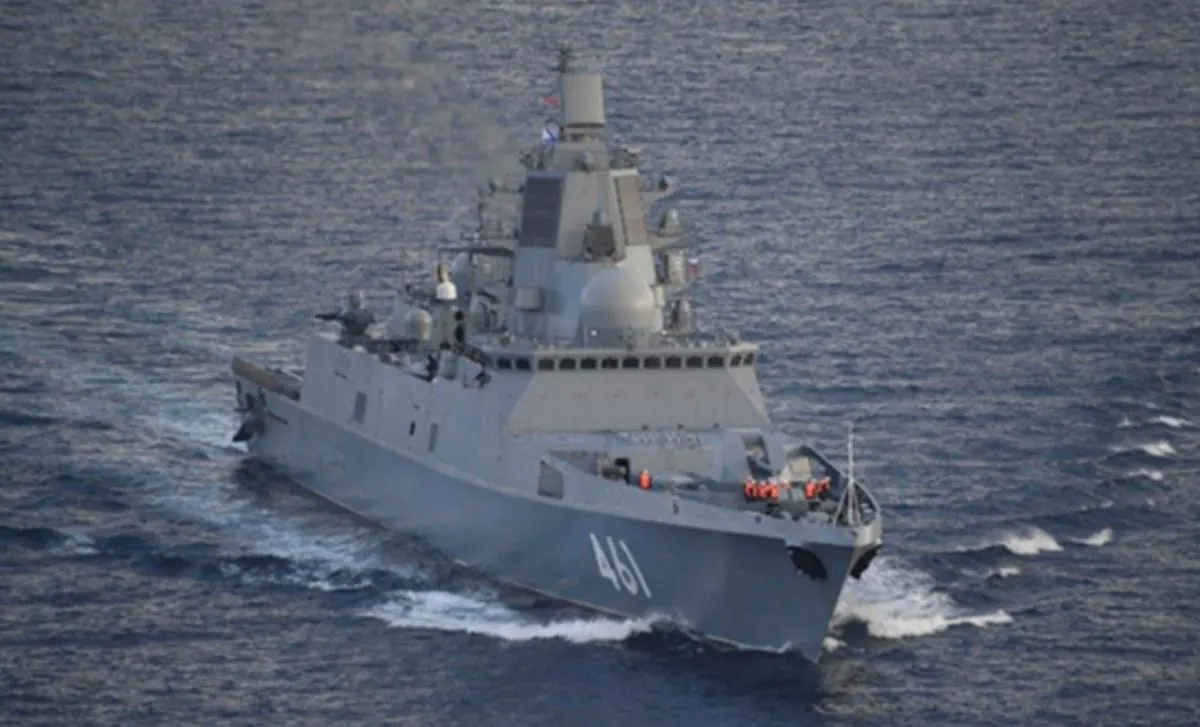 В Балтийском море усиливается военное присутствие и звучат обещания зеркального ответа на западные меры, что увеличивает риски эскалации.