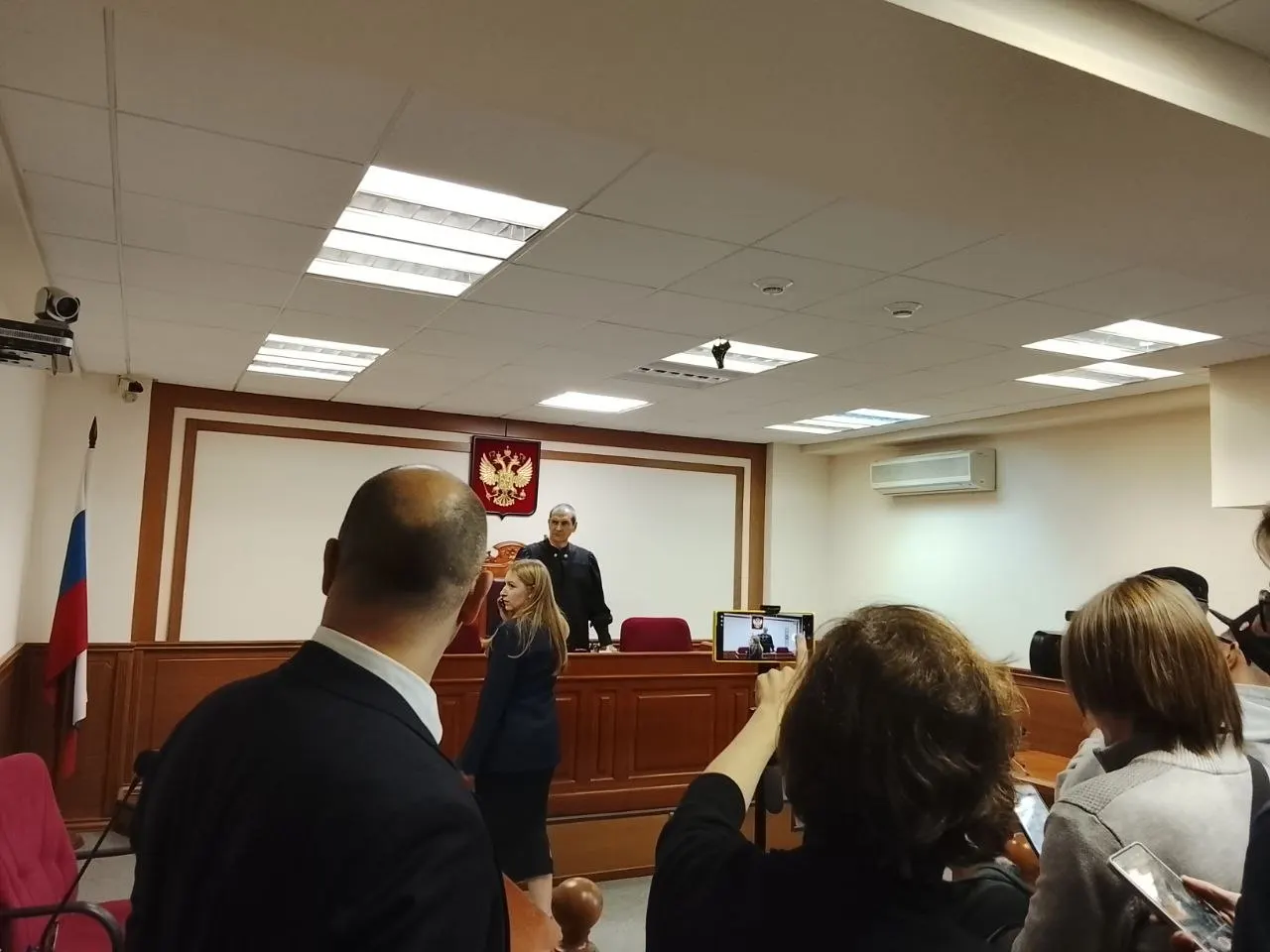 ЛДПР заявляла об агитации в соцсетях с большим охватом; суд принял решение снять список «Яблока» с выборов, решение будет обжаловано.