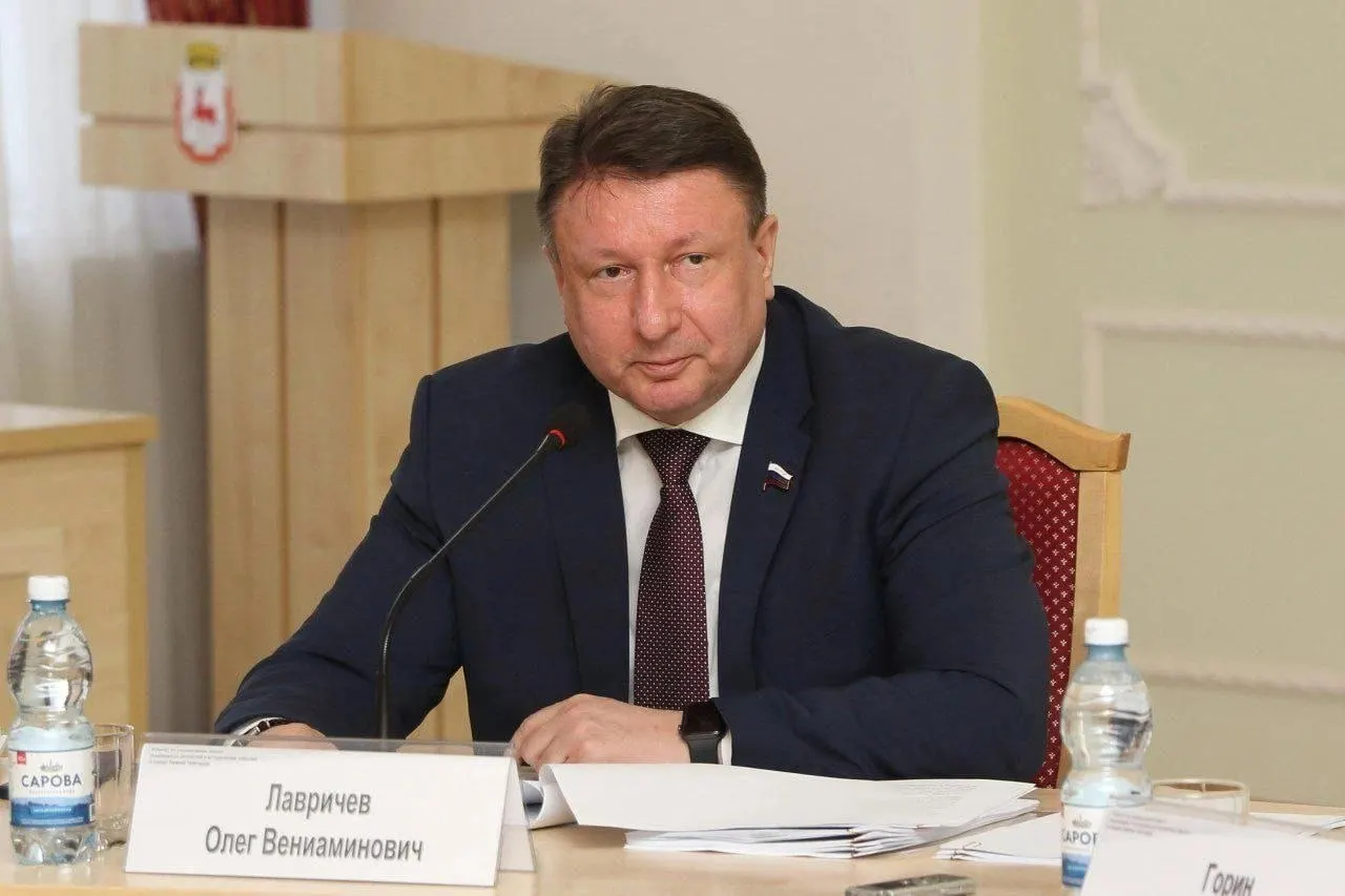Бывшего спикера городской думы перевели в штрафной изолятор; инцидент с несанкционированным использованием телефона может повлиять на досрочное освобождение по УДО.