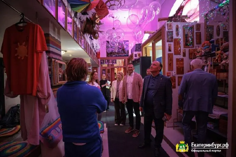 В Екатеринбурге продолжают поддерживать культурные учреждения и НКО: договоры безвозмездной аренды продлеваются, театр сохраняет пространство для творчества.