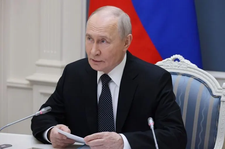 Большинство россиян заявили о доверии президенту и положительно оценивают его деятельность на посту главы государства.