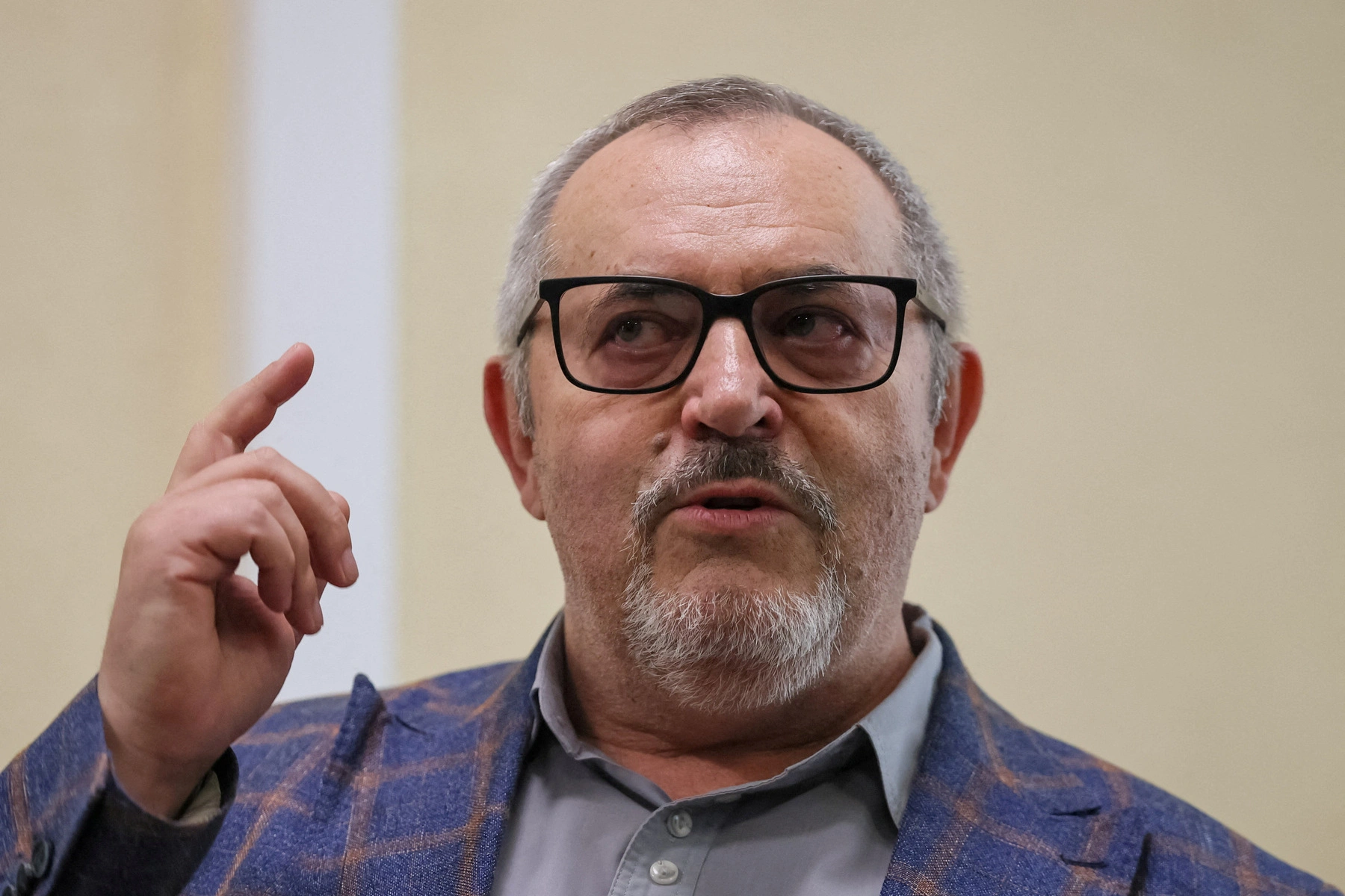 Автобиография политика исчезла с ряда цифровых торговых площадок; карточки товара и страницы книги удалены.