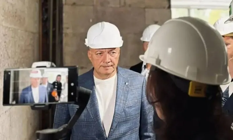 Мошенники, выдав себя за губернатора Иркутской области, звонят людям и требуют перевести средства. Глава региона предупреждает, что такие звонки не поступают от власти; при попытках перевода — сообщайте в полицию.