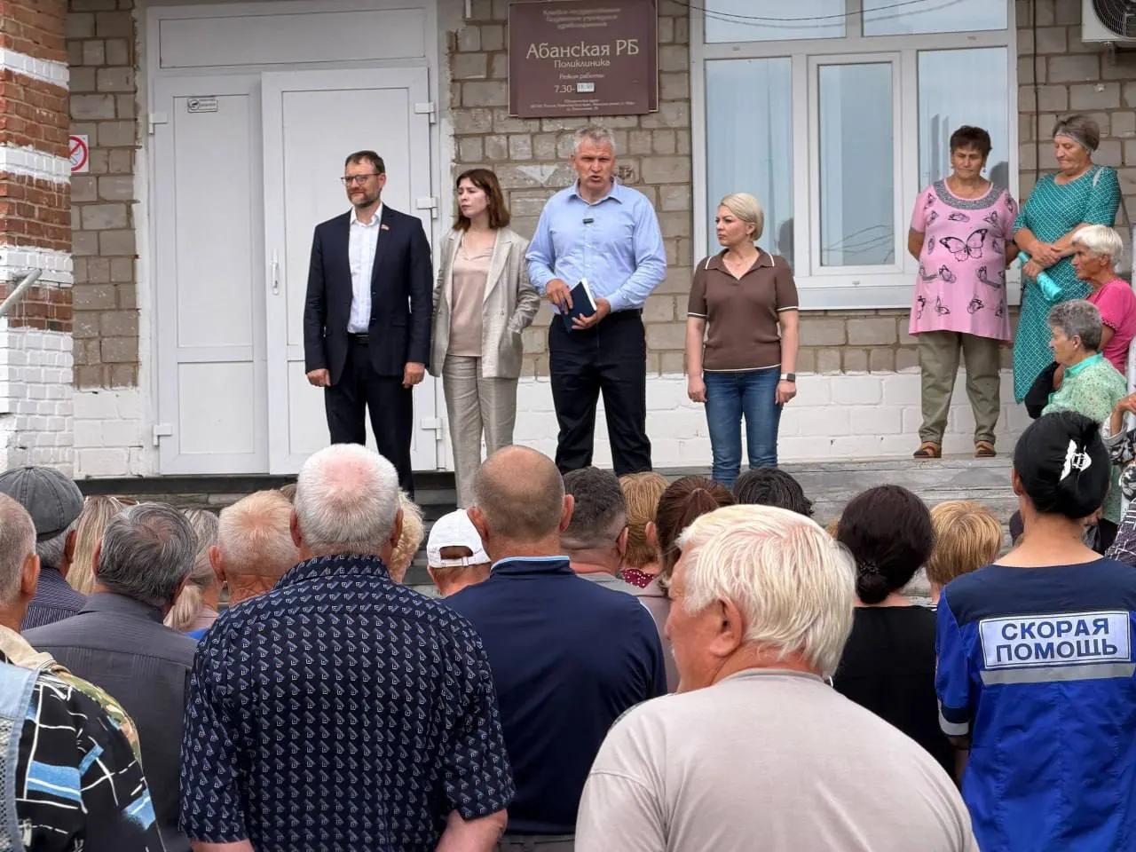 Здравоохранение региона вновь подверглось критике: закрытие женской консультации в Канске, уход кадров и перенос услуг в соседние районы усложняют доступ к помощи.