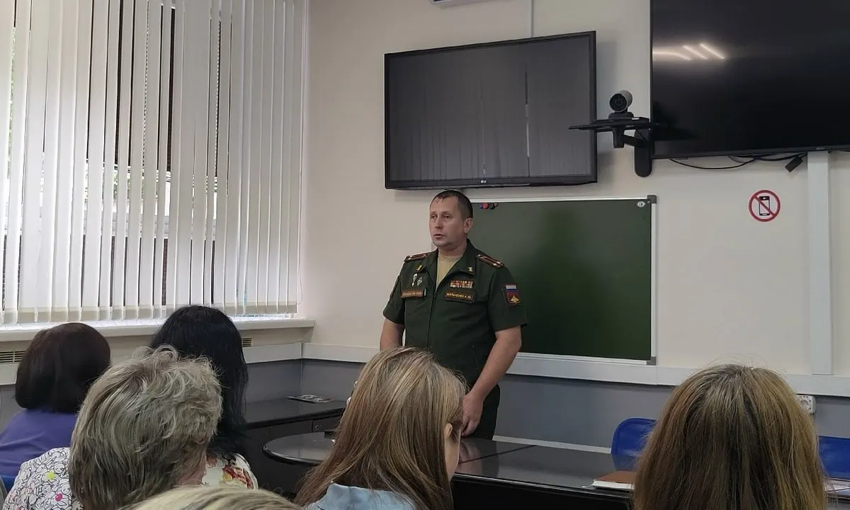 В регионе стартовал набор резервистов в составе мобильных огневых групп; медперсоналу обещают сохранение рабочих мест и дежурства до четырех месяцев в год.