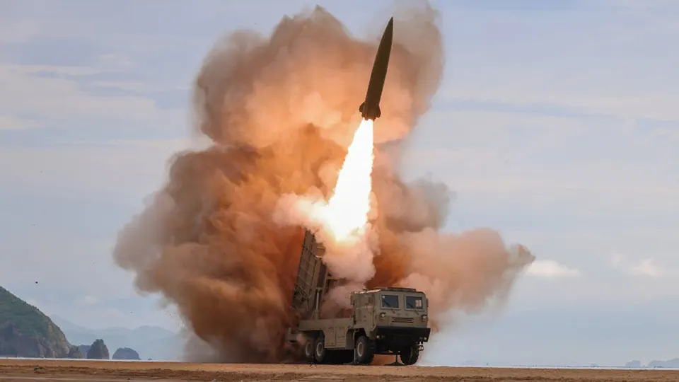 По данным военной разведки Украины, РФ могла получить KN-30; KN-30 — тяжелая версия Hwasong-11C и способна нести боевую часть массой до 2,5 т.
