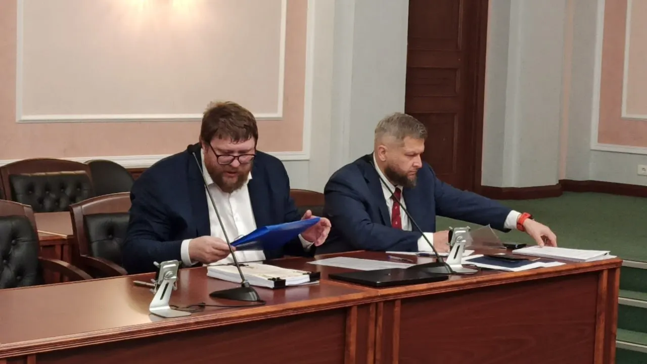 На слушании Верховного суда представитель ЦИК поддержал доводы партии «Родина» об удалении списка «Яблока» с выборов в Госдуму; обсуждаются вопросы авторских прав и использования материалов.